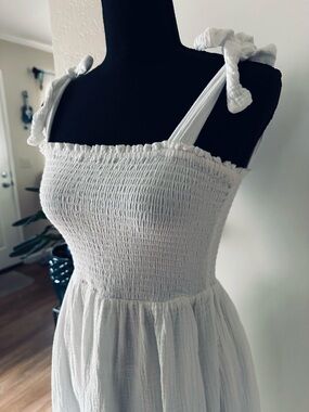 Lush Maxi Dress- XS- White Smocked with Lining and tie straps